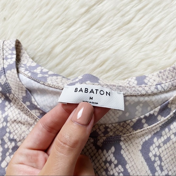 NEW Aritzia Babaton Everyday T-Shirt in Light Grey/Smoke - Picture 5 of 7